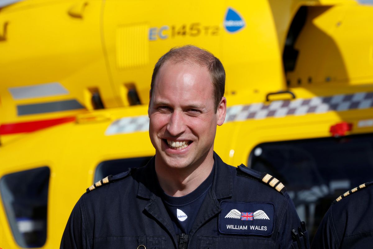 Принц Уильям желает снова стать пилотом вертолета скорой помощи в разгар пандемии коронавируса