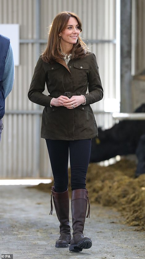 Кейт Миддлтон в кожаных сапогах на ферме Teagasc