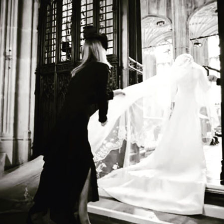 Клэр Уэйт Келлер рассказала, как она создавала свадебное платье с Меган Маркл