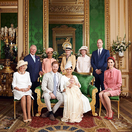 Принц Уильям, Кейт Миддлтон и другие члены королевской семьи поздравили сына Гарри и Меган Маркл