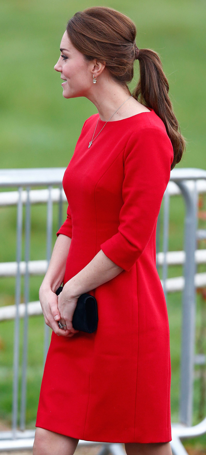 Кейт Миддлтон в красном платье Katherine Hooker “Ascot” 