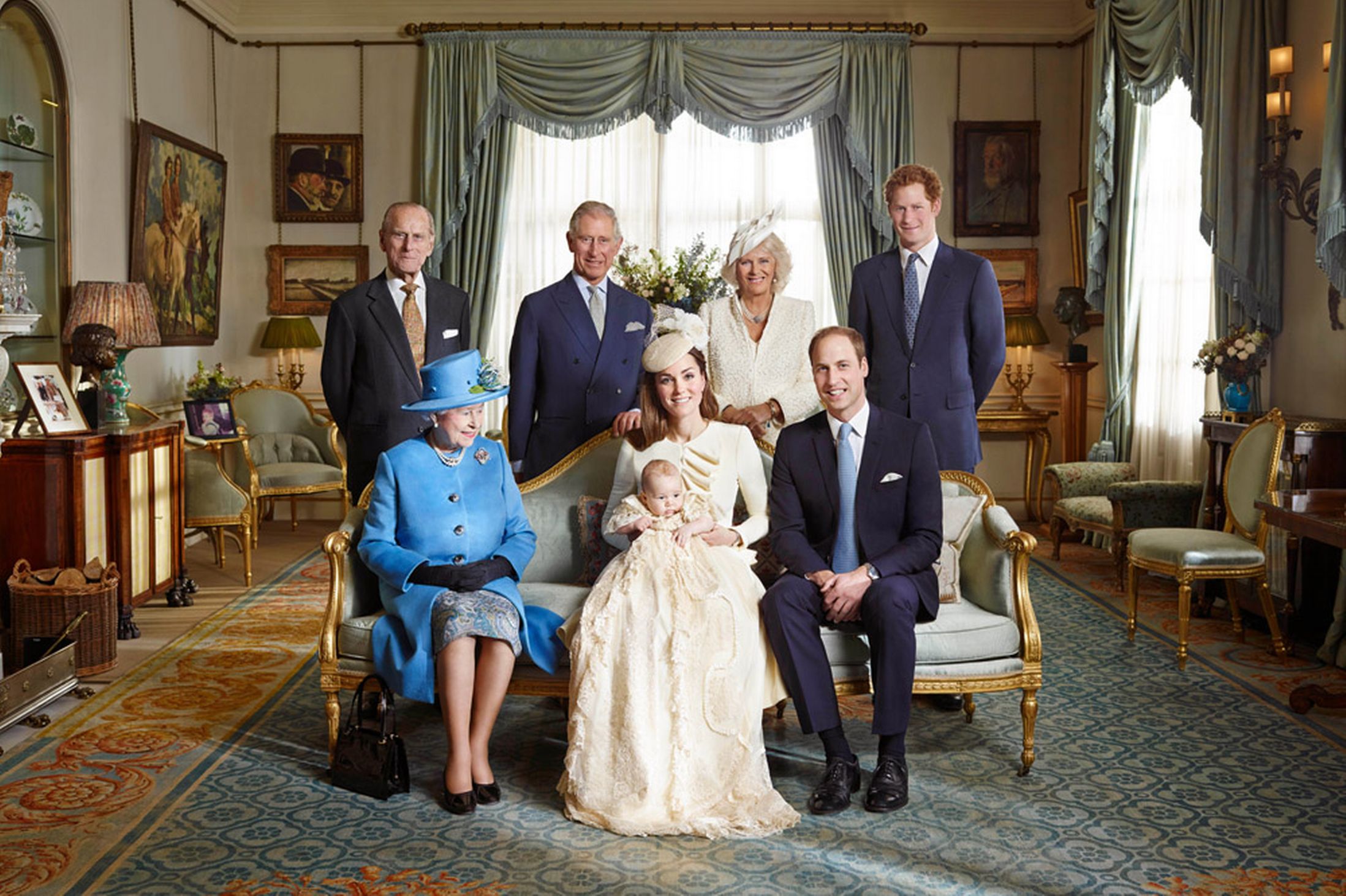 Английская семья видео. Крестины принца Джорджа. Крестины принца Луи.