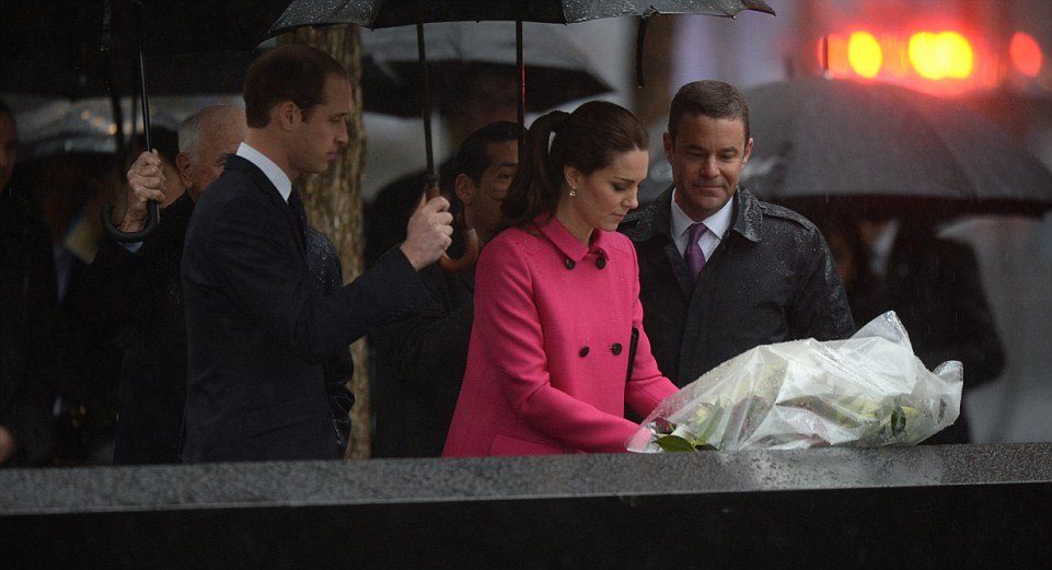 Кейт и Уильям на мемориале в честь жертв 11 сентября