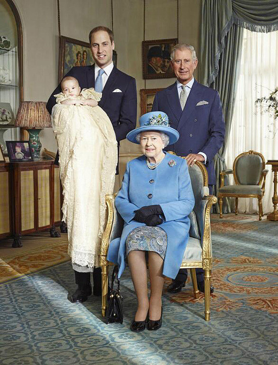 Queen-Elizabeth-II-posed-three-top-heirs-throne