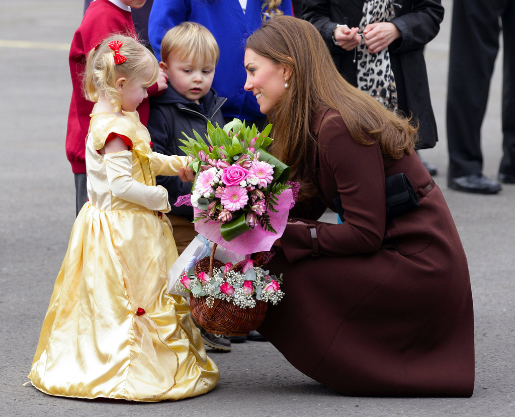Kate-paid-special-attention-little-princess-during-her-visit