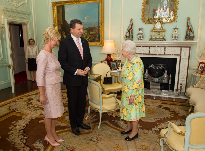 Королева Великобритании Елизавета II встретилась с латвийским президентом