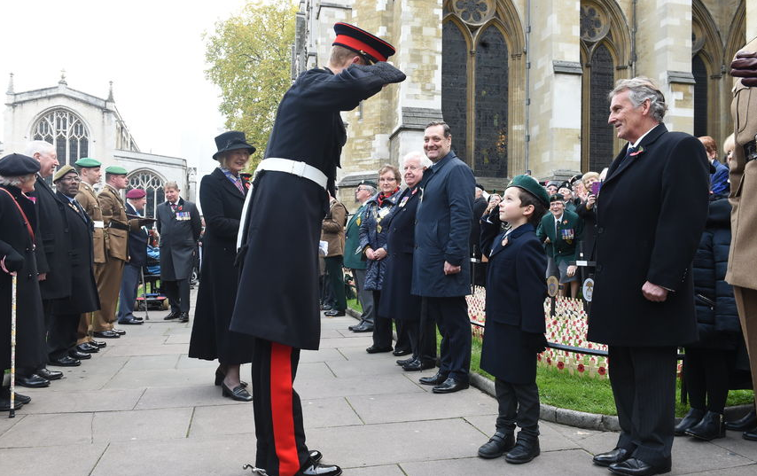 Принц Гарри отдал честь на Поле Памяти погибшим в Первой мировой