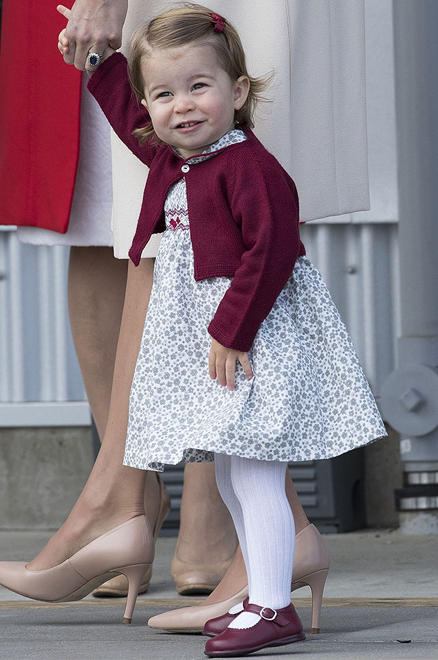 Как Кейт Миддлтон одевает Шарлотту – примеры детского стиля
