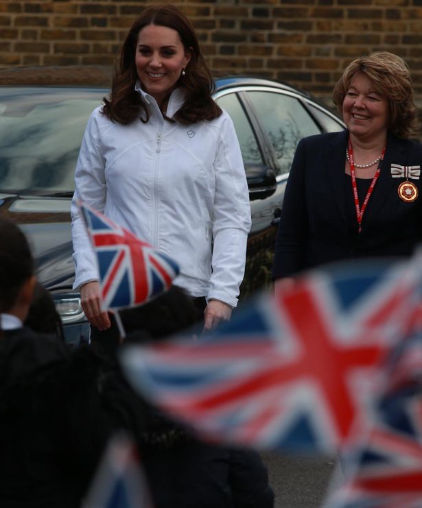 Кейт Миддлтон в спортивном костюме посетила Bond Primary School