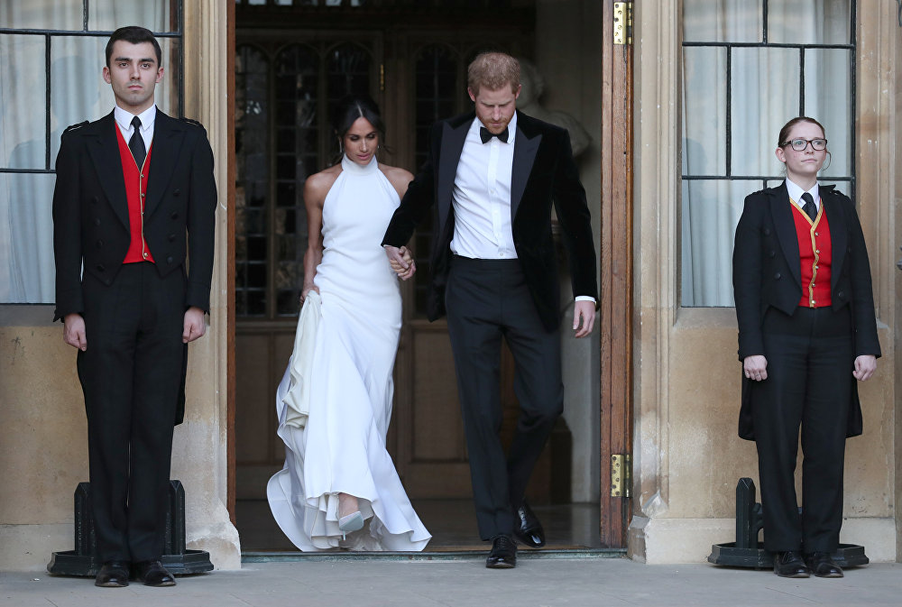 Наряды Меган Маркл – сколько стоят платья жены принца Гарри?