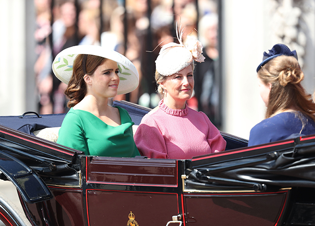 Елизавета II и королевская семья на параде Trooping the Colour
