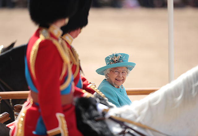 Елизавета II и королевская семья на параде Trooping the Colour