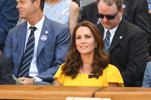 Кейт Миддлтон в желтом платье с принцем Уильямом на финале Уимблдона
