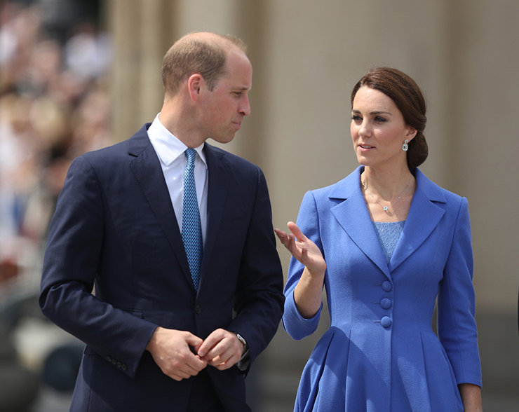 Как принц Уильям и Кейт Миддлтон борются с докучливыми фотографами?