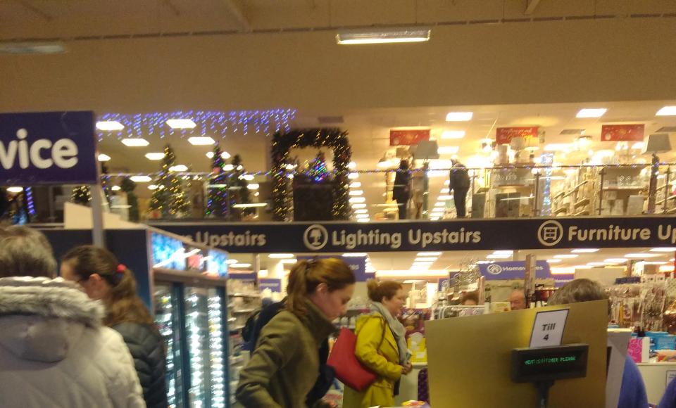 Кейт Миддлтон с детьми засветилась в недорогом магазине