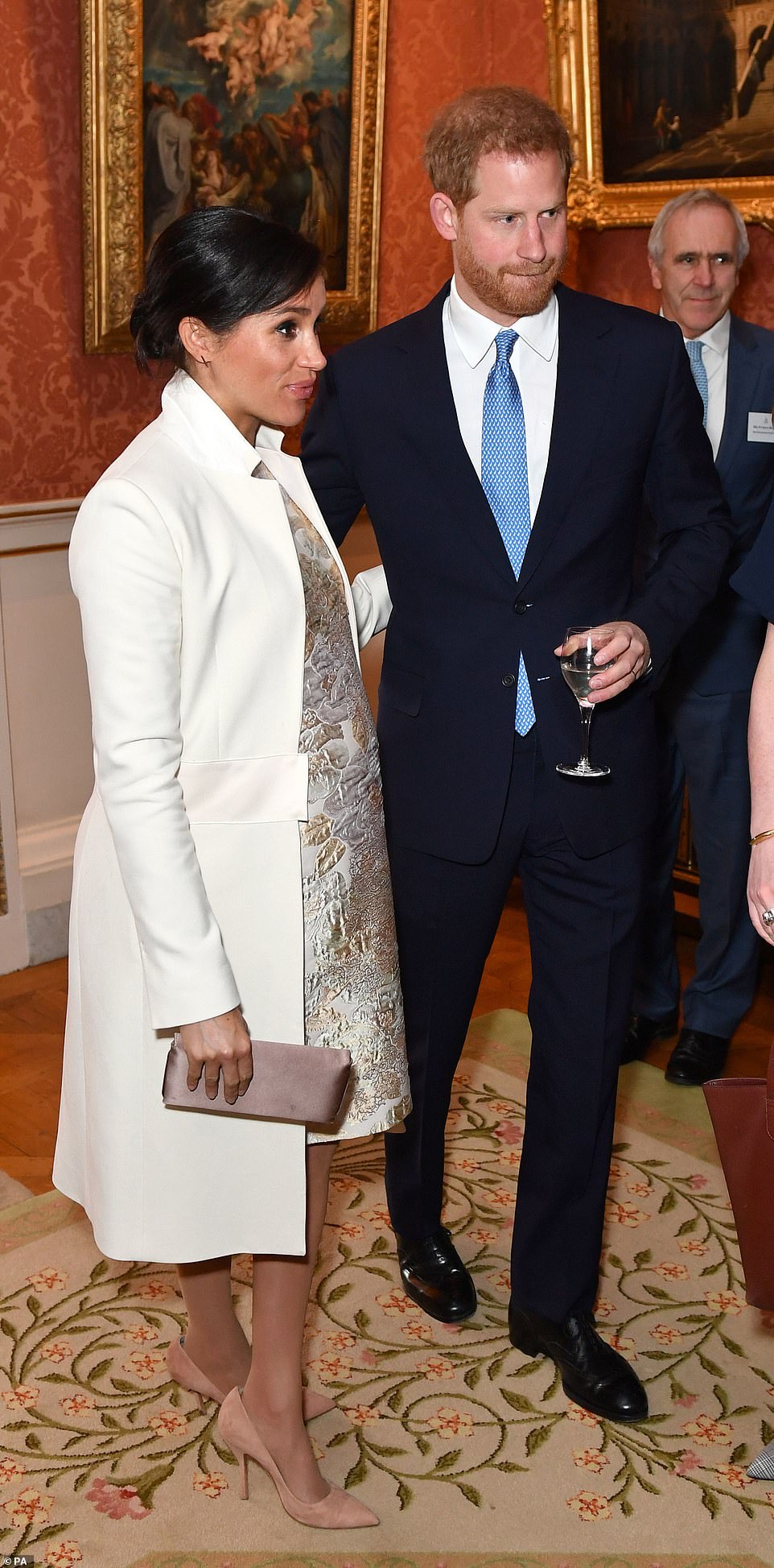 Образы Кейт Миддлтон и Меган Маркл на торжественной церемонии в честь принца Чарльза