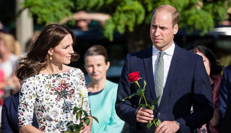 Принц Уильям и Кейт Миддлтон ограждаются от журналистов изгородью