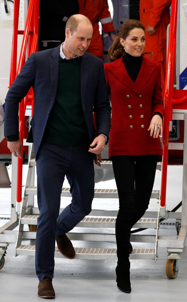 Принц Уильям и Кейт Миддлтон побывали на вертолетной базе в Северном Уэльсе