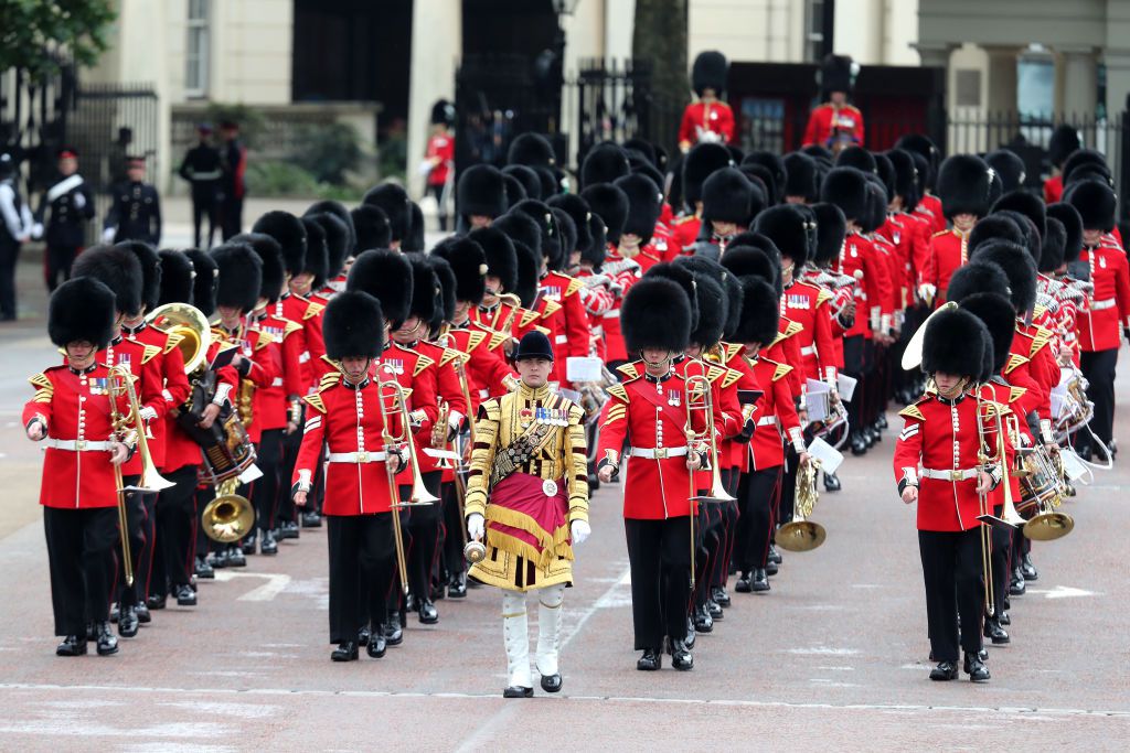 Кейт Миддлтон, принц Гарри, Меган Маркл и другие на параде Trooping the Colour в честь Елизаветы II