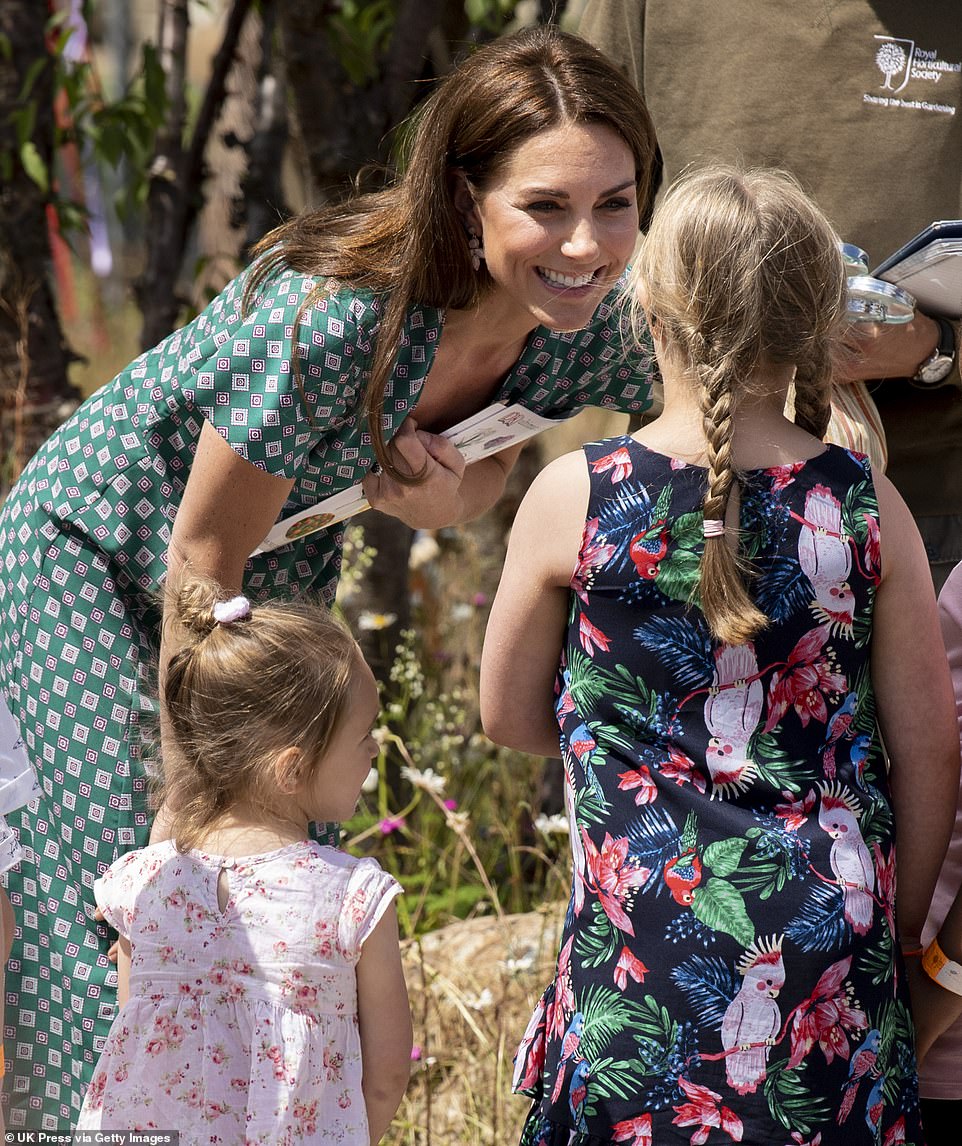 Кейт Миддлтон организовала пикник с детьми в новом саду Back to Nature