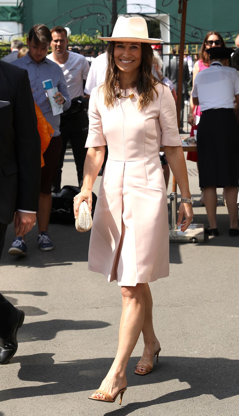 Сестра Кейт Миддлтон в стильном платье и шляпке показалась на Уимблдоне
