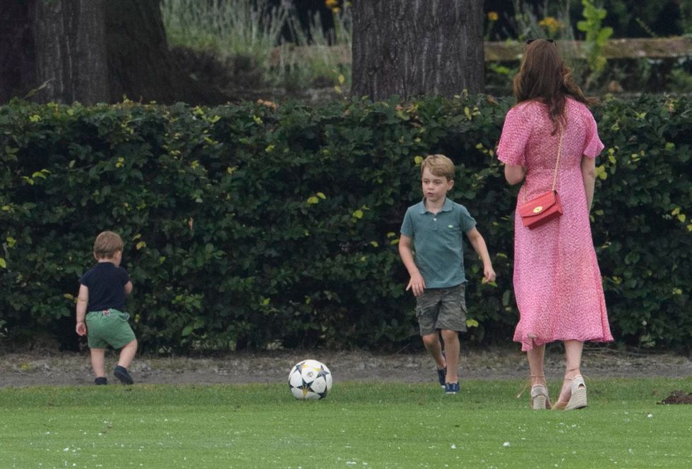 Кейт Миддлтон и Меган Маркл с детьми поддержали принцев Уильяма и Гарри на матче в поло