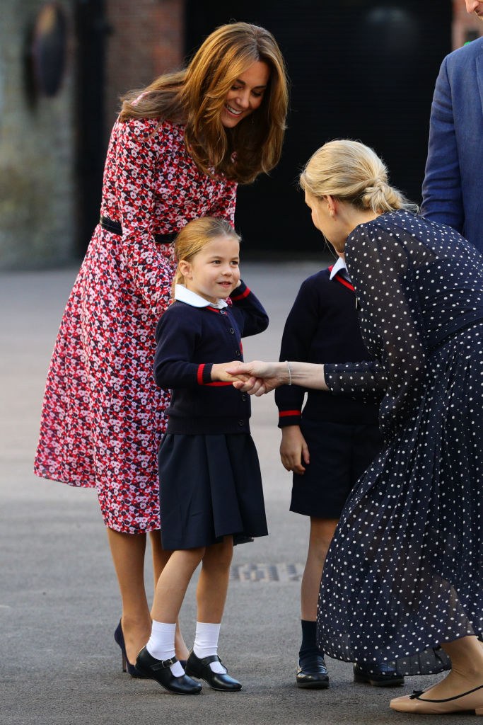Принц Уильям и Кейт Миддлтон отвели Джорджа и Шарлотту в школу