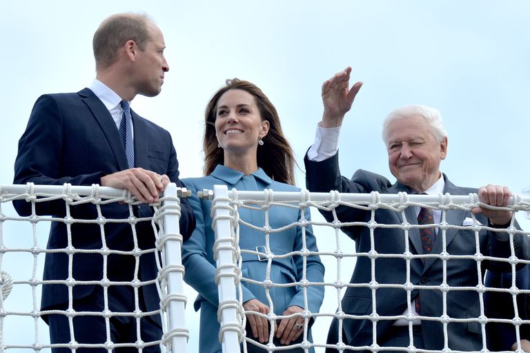 Принц Уильям и Кейт Миддлтон торжественно спустили на воду новый корабль