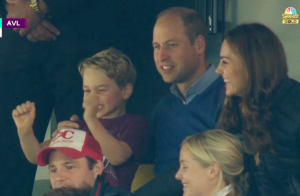 Принц Уильям и Кейт Миддлтон взяли детей на футбольный матч. Восторг принца Джорджа