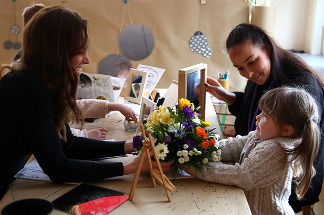 Новые фото и подробности визита Кейт Миддлтон в детский центр в Кардиффе
