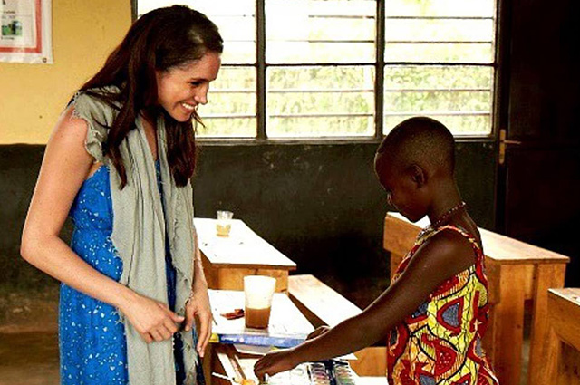 Меган Маркл опубликовала фото со своих благотворительных поездок по миру