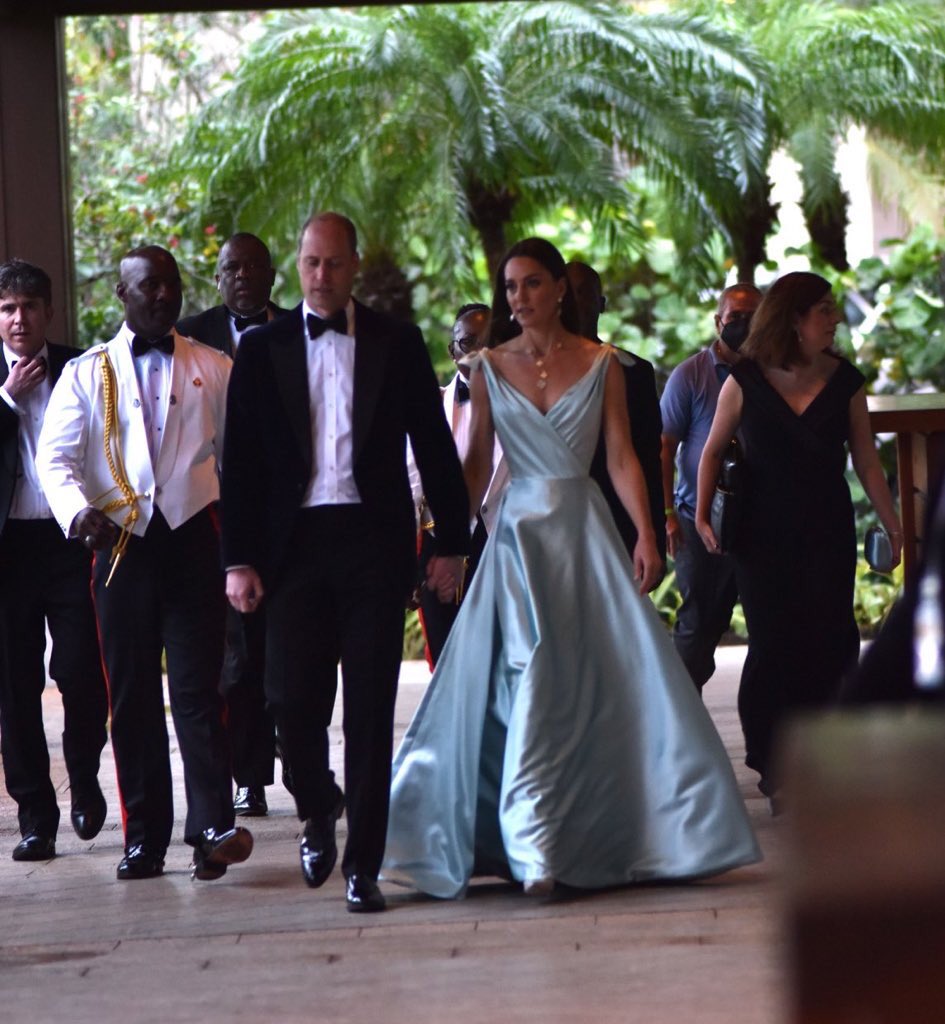Регата и торжественный прием - как прошел последний день Уильяма и Кейт Миддлтон на Багамах