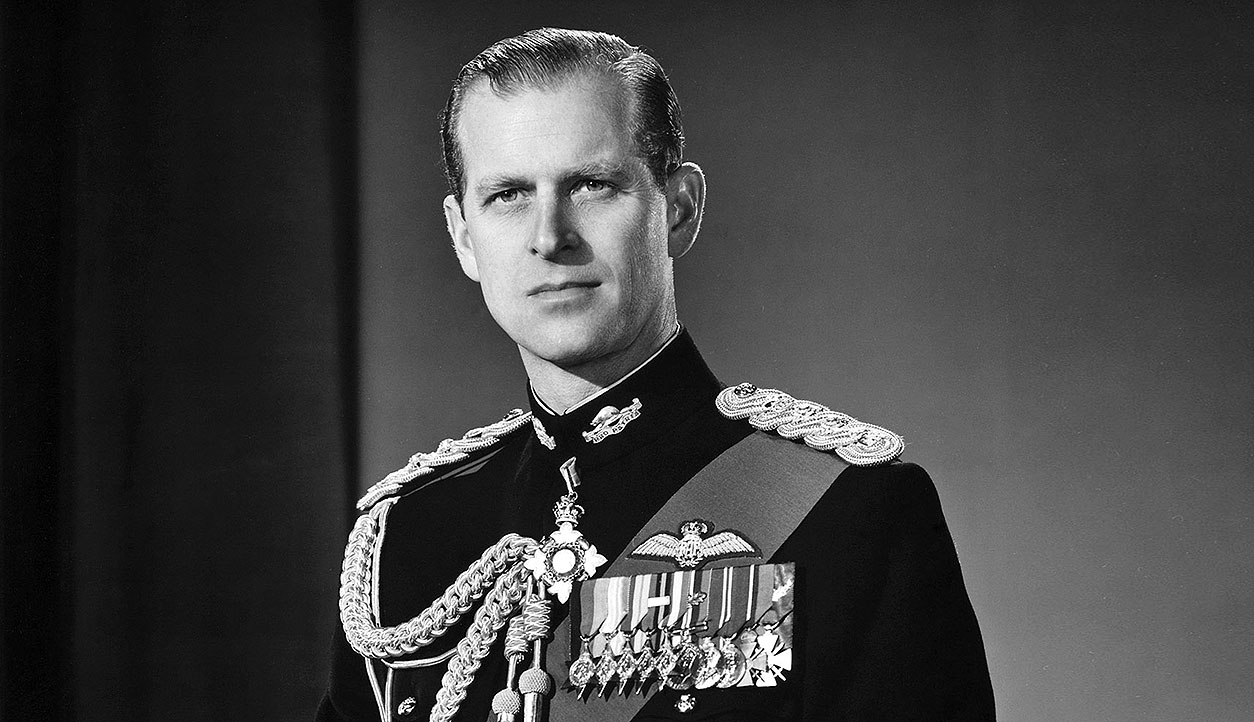 Королевская семья почтила память принца Филиппа