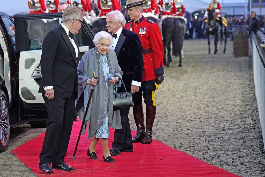 Елизавета II, Хелен Миррен и Том Круз побывали на закрытии Виндзорского конного шоу