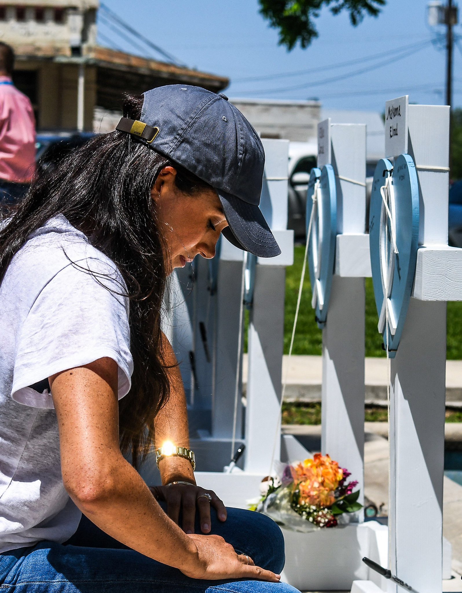 Меган Маркл раскритиковали за визит к мемориалу в память о жертвах стрельбы в школе Техаса