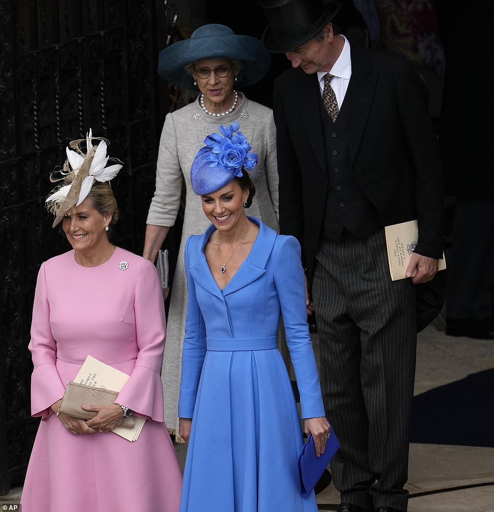 Принцы Чарльз и Уильям, Кейт Миддлтон, Камилла и Софи на церемонии Ордена Подвязки