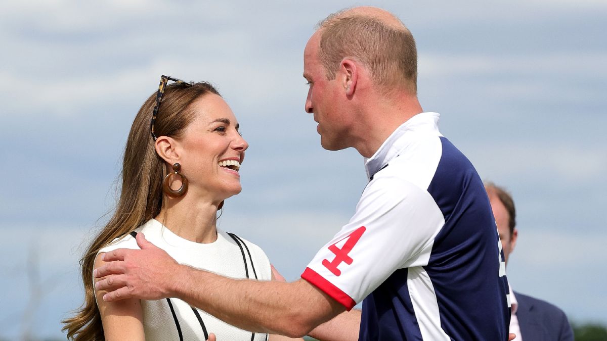 Принц Уильям и Кейт Миддлтон поцеловались на публике после игры в поло