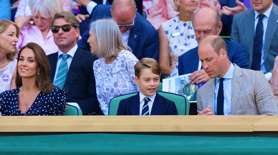 Принц Джордж в первый раз на финале Уимблдона - жара, кубок и гримасы