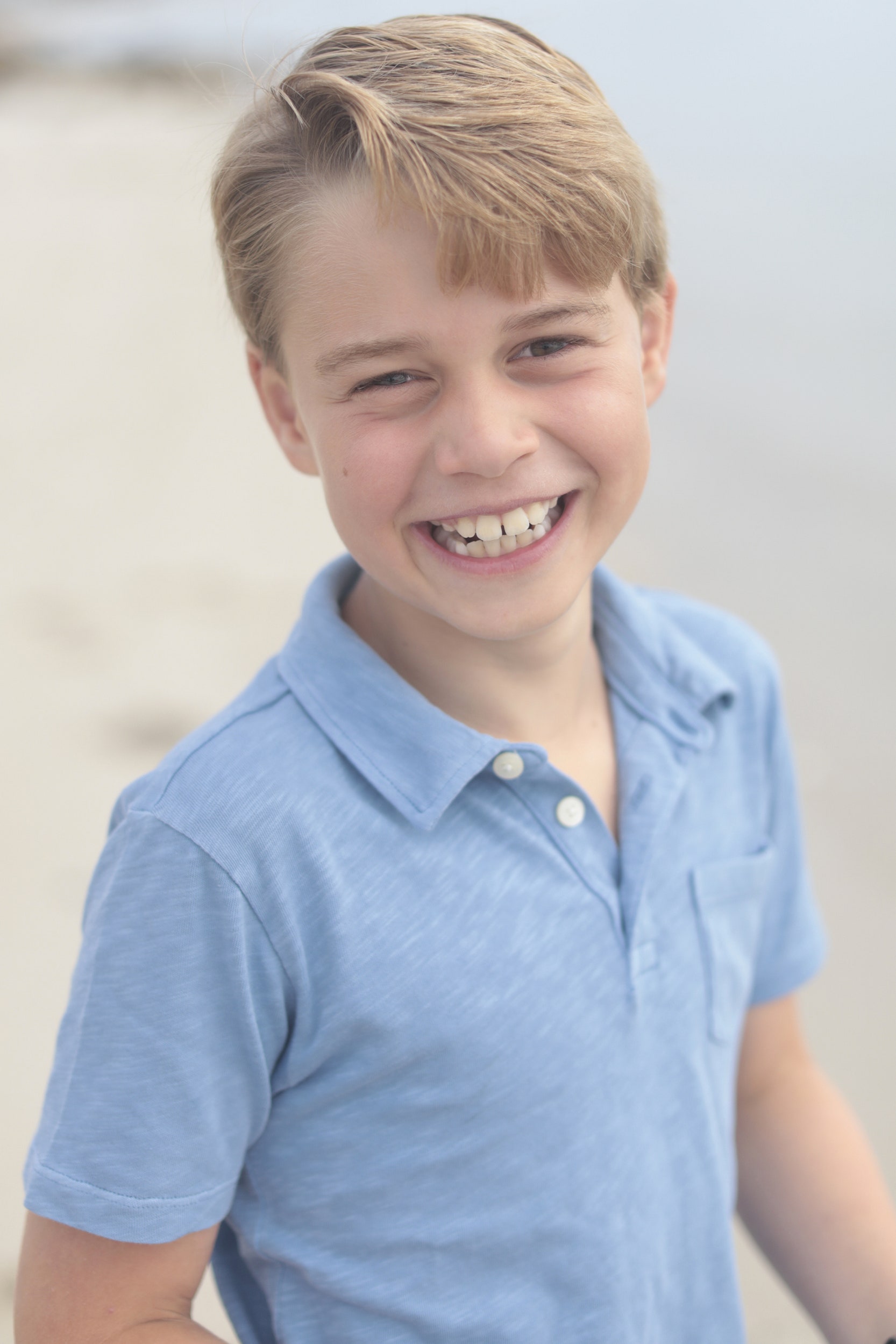 Принц Уильям и Кейт Миддлтон опубликовали новый снимок принца Джорджа в честь его 9-летия