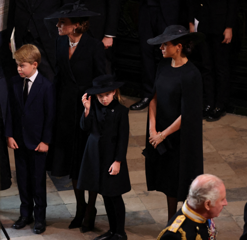 Принцы Уильям и Гарри не говорили друг с другом на похоронах Елизаветы II
