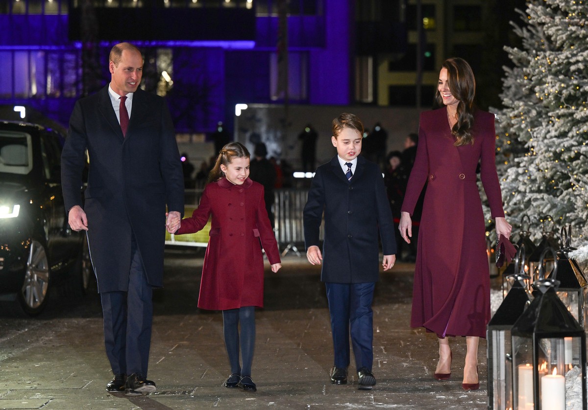 Принц Уильям и Кейт Миддлтон с детьми первыми приехали на рождественский концерт